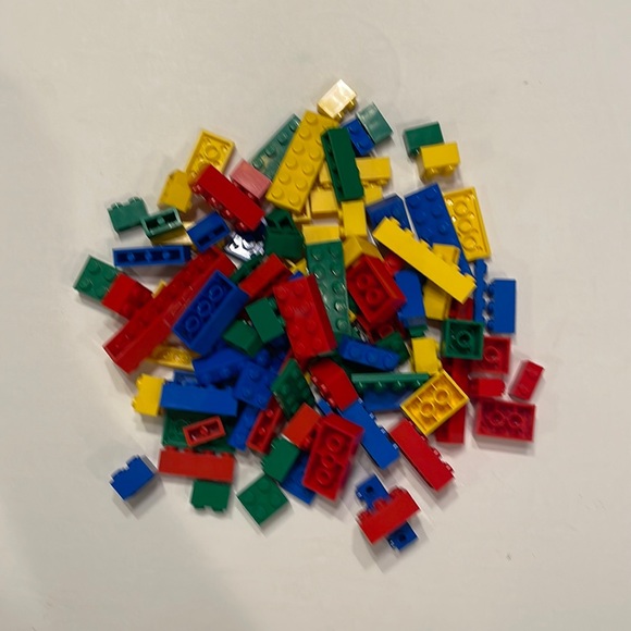 Lego Blocks (100 Pieces) - Picture 1 of 3